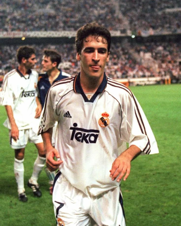 Real Madrid 99/00 Local